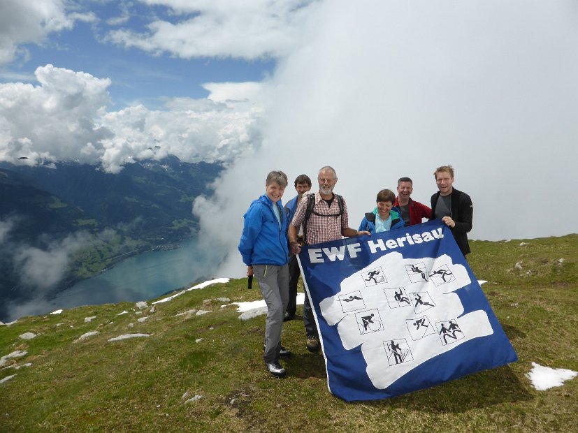 PraesiTour (11) Hinterrugg tief unten der Walensee