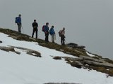 PraesiTour (14) skeptische Blicke vom Chaeserrugg auf viel Restschnee.JPG