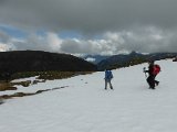 PraesiTour (15) zu fuenft weiter durch viel Schnee zum Sattel.JPG