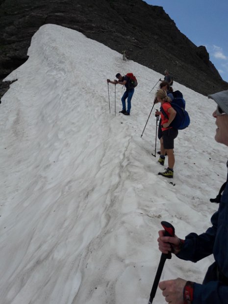 41 - noch liegt ueberall viel Schnee fuer einen schnellen Abstieg vom Pfannenstock