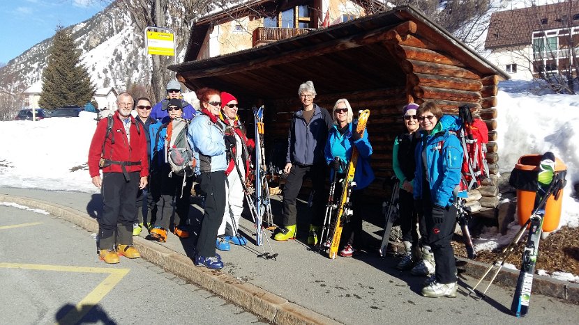 2018-03-04_08.49 SW Tschierv Gr 2  Warten auf Bus nach  Buffalora