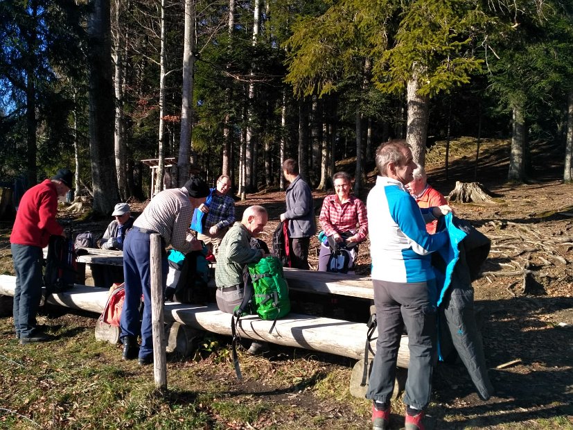 2018-12-28  002 W statt Skitour Toggenburg Pause im Scherb