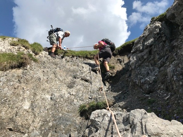 Fixseile im Abstieg ins Val Mueschauns