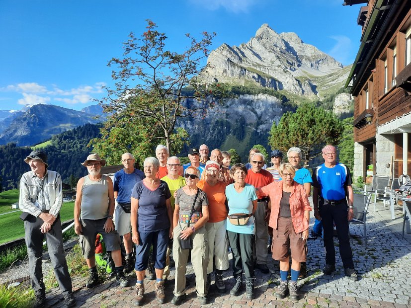 19 GT 2022 Gruppe vor dem Start in den zweiten Tag