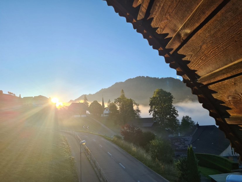 2. Tag EWF-PräsiTour 22 (01) - Sonnenaufgang in Schangnau.jpg