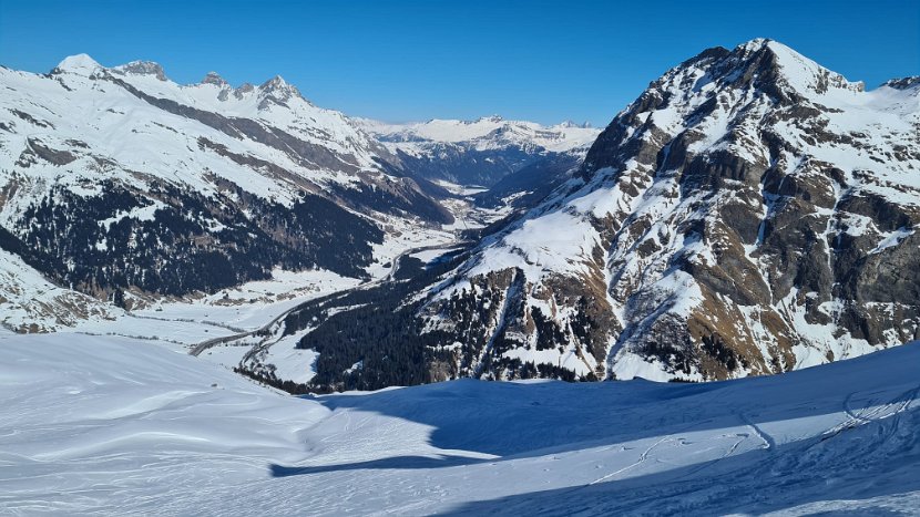 17 - 7.3.22 - Wannagrat, Blick Richtung Splügen (Edi)